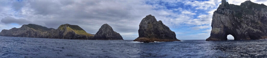 neuseeland-bay-of-islands-rock-panorama-nordinsel